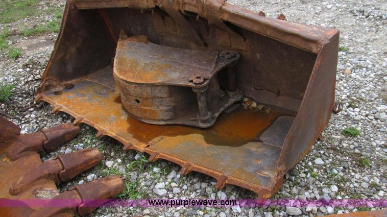 image for item E3903 2006 Caterpillar 304CR mini excavator