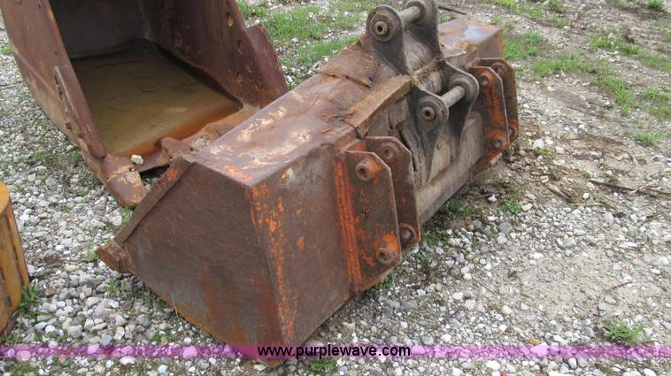 image for item E3903 2006 Caterpillar 304CR mini excavator
