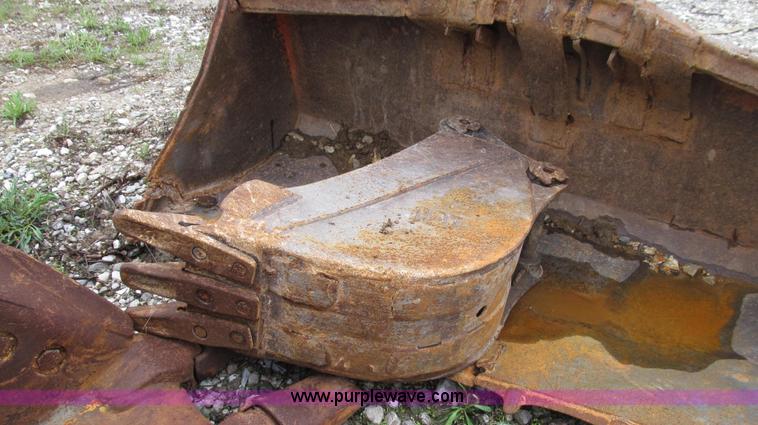 image for item E3903 2006 Caterpillar 304CR mini excavator