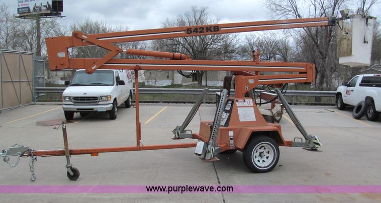 image for item E5858 1999 KB 542 Unilift towable boom lift