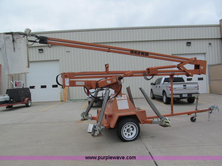 image for item E5858 1999 KB 542 Unilift towable boom lift