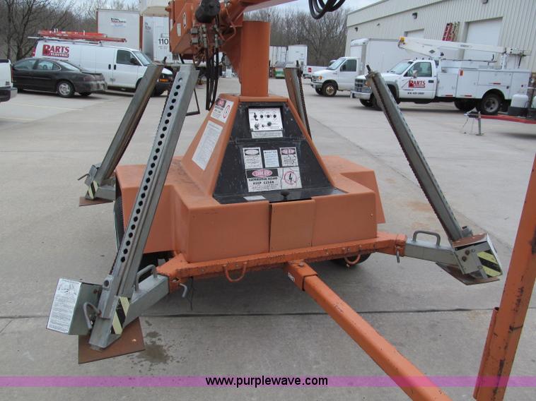 image for item E5858 1999 KB 542 Unilift towable boom lift