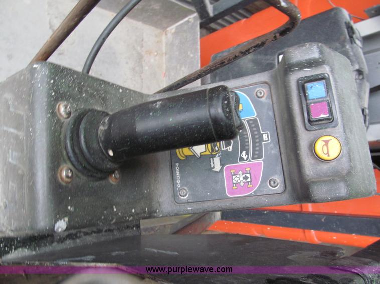 image for item E5859 2004 JLG 20DVL one man lift