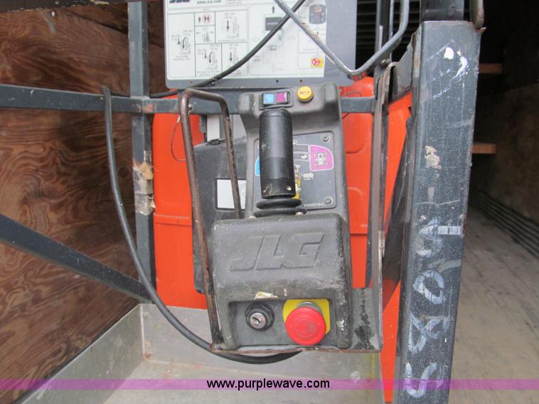 image for item E5859 2004 JLG 20DVL one man lift