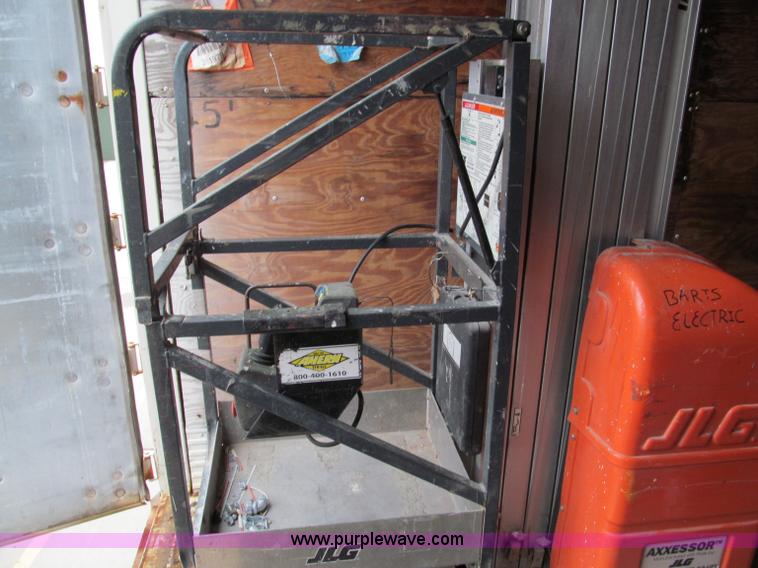 image for item E5859 2004 JLG 20DVL one man lift