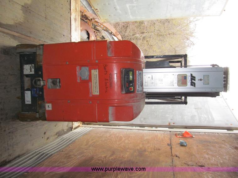 image for item E5859 2004 JLG 20DVL one man lift