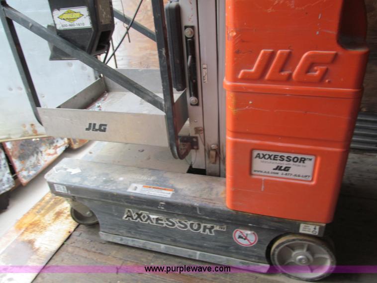 image for item E5859 2004 JLG 20DVL one man lift