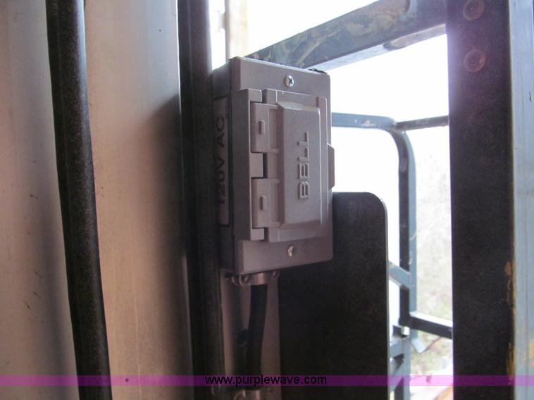 image for item E5859 2004 JLG 20DVL one man lift