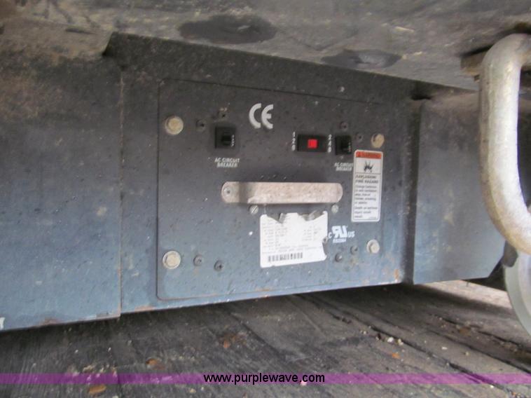 image for item E5859 2004 JLG 20DVL one man lift