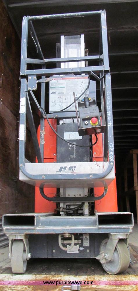 image for item E5859 2004 JLG 20DVL one man lift
