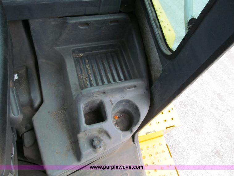 image for item E5860 2011 John Deere 444K articulated wheel loader