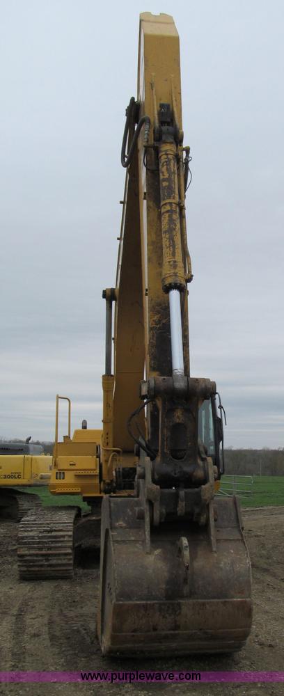 image for item E5862 2006 John Deere 330C LC excavator