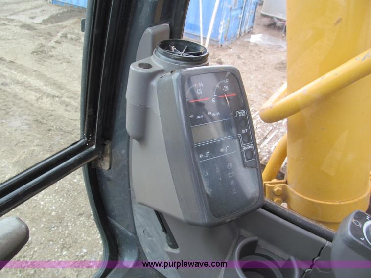 image for item E5862 2006 John Deere 330C LC excavator