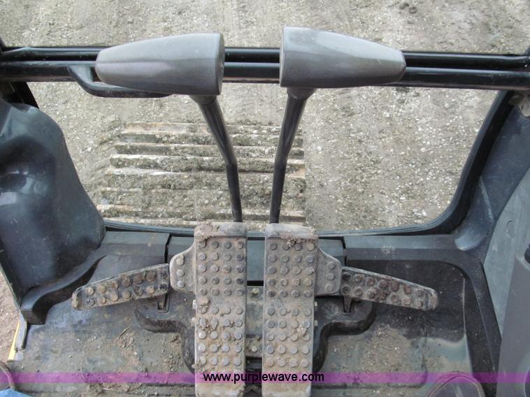 image for item E5862 2006 John Deere 330C LC excavator