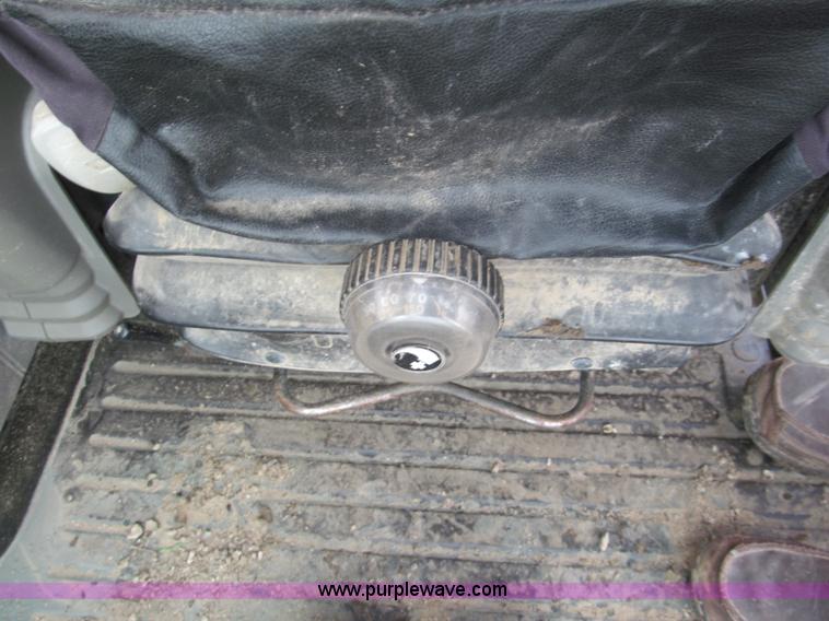 image for item E5862 2006 John Deere 330C LC excavator