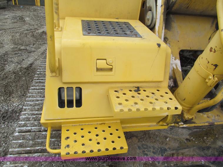 image for item E5862 2006 John Deere 330C LC excavator