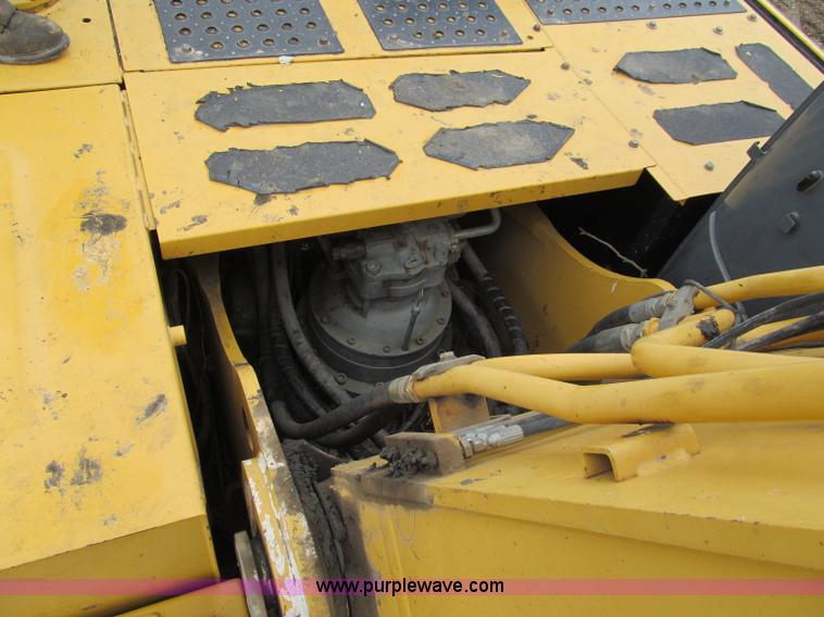 image for item E5862 2006 John Deere 330C LC excavator