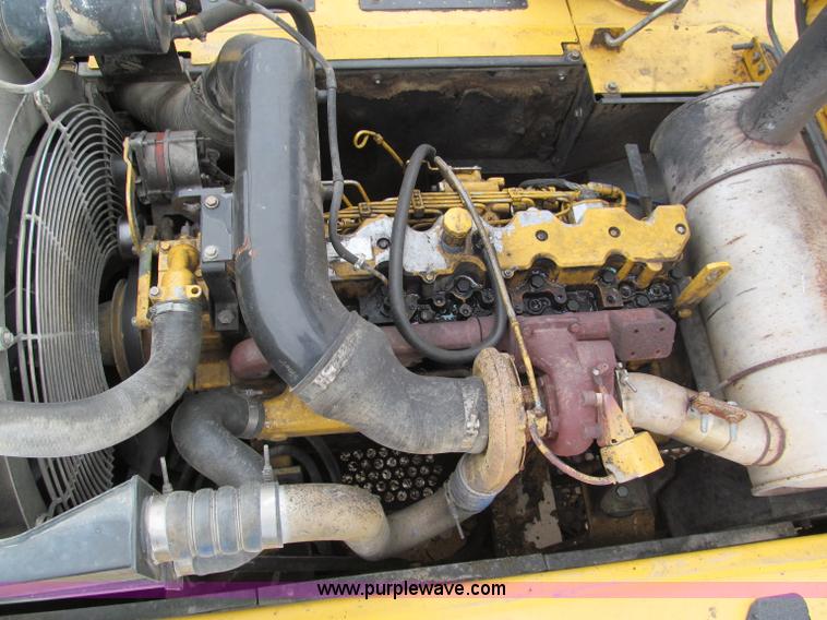 image for item E5862 2006 John Deere 330C LC excavator