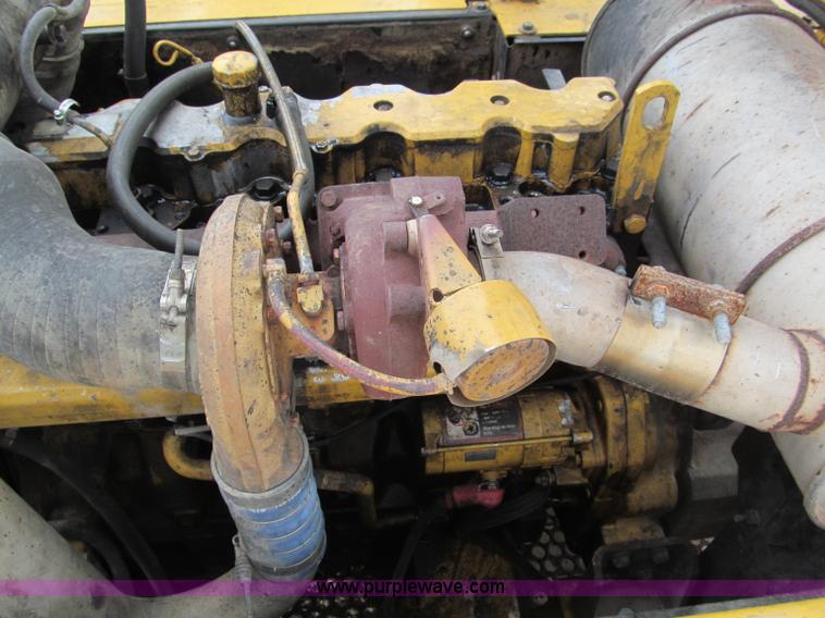 image for item E5862 2006 John Deere 330C LC excavator