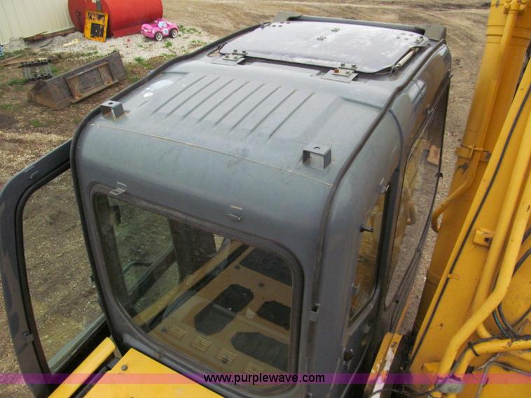 image for item E5862 2006 John Deere 330C LC excavator