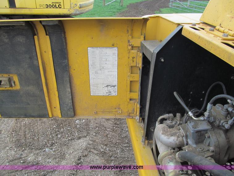 image for item E5862 2006 John Deere 330C LC excavator