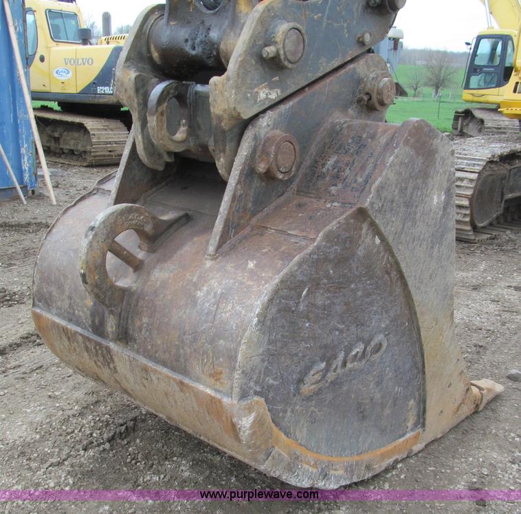 image for item E5862 2006 John Deere 330C LC excavator
