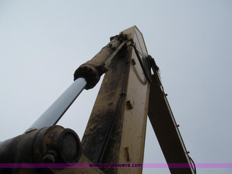 image for item E5862 2006 John Deere 330C LC excavator