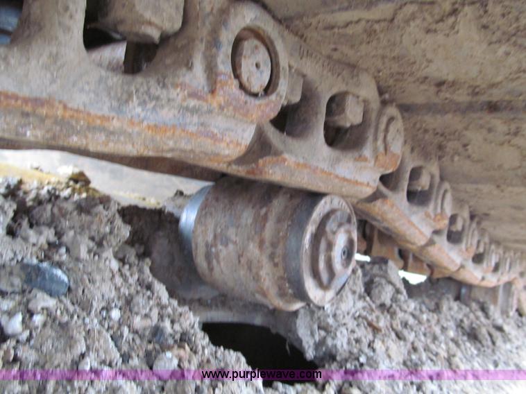 image for item E5862 2006 John Deere 330C LC excavator