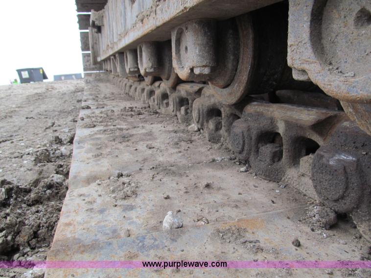 image for item E5862 2006 John Deere 330C LC excavator