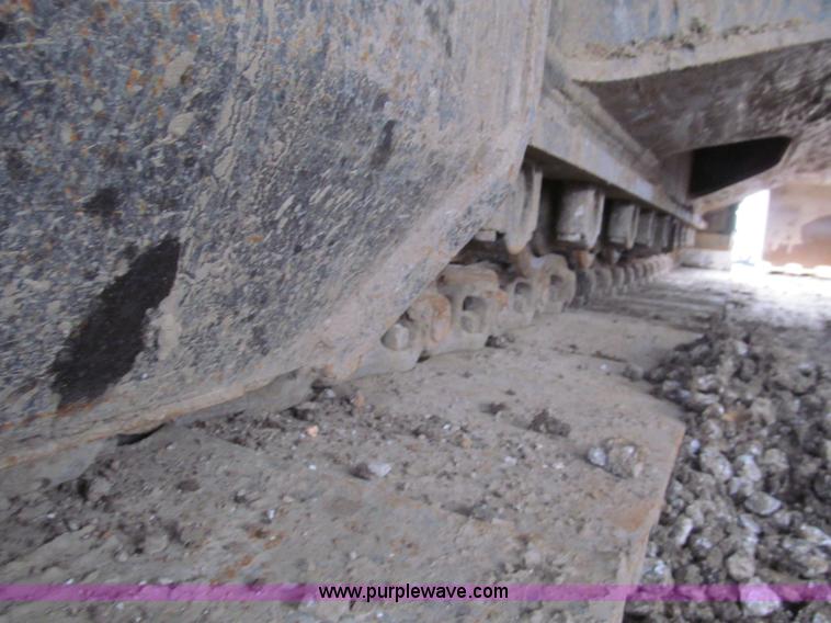 image for item E5862 2006 John Deere 330C LC excavator