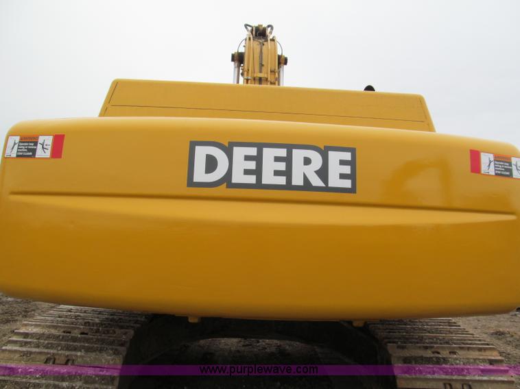 image for item E5862 2006 John Deere 330C LC excavator