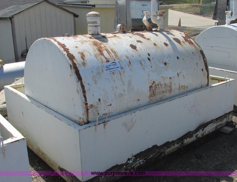 image for item E7176 500 gallon bulk petroleum tank
