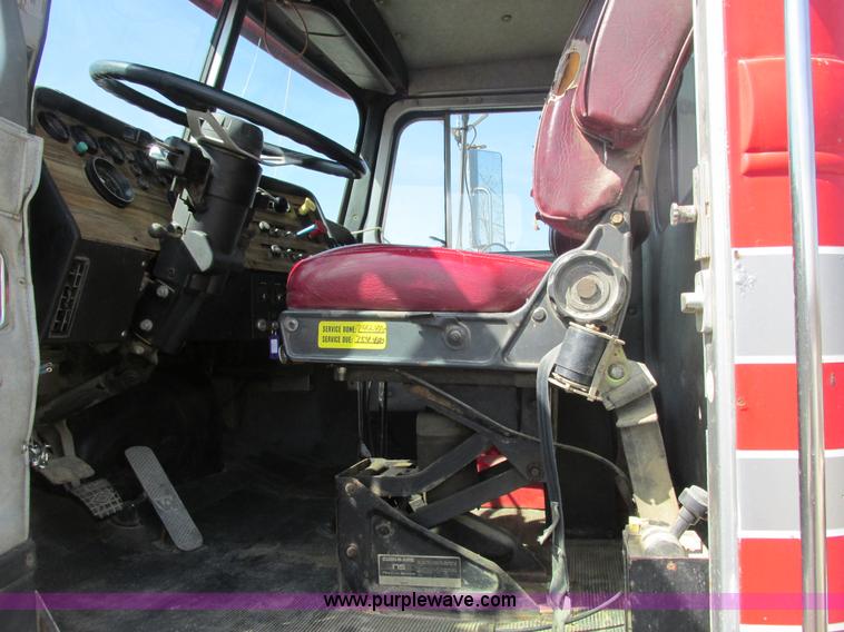 image for item E7179 1993 Western Star 4964F semi truck
