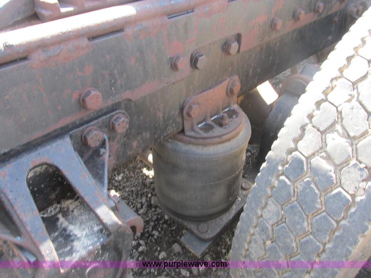 image for item E7179 1993 Western Star 4964F semi truck