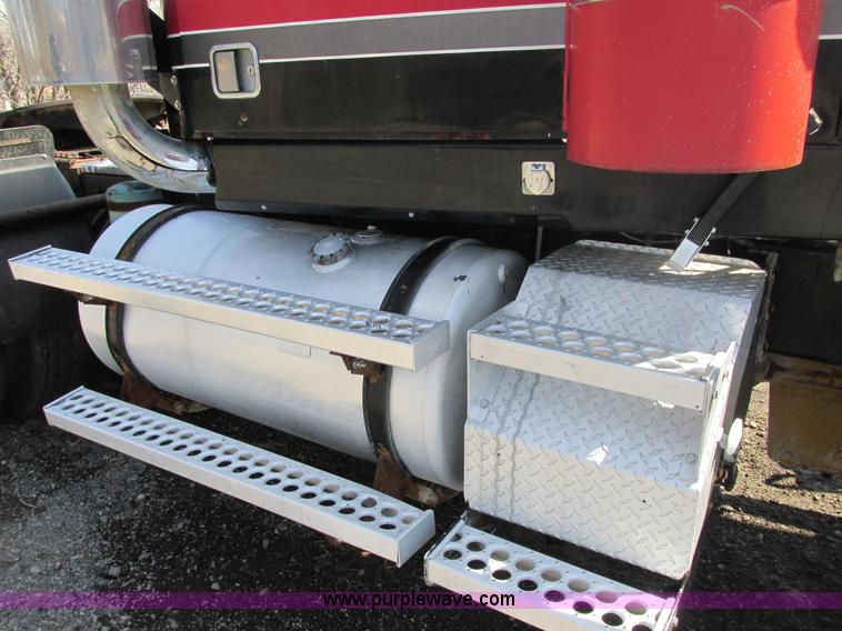 image for item E7179 1993 Western Star 4964F semi truck