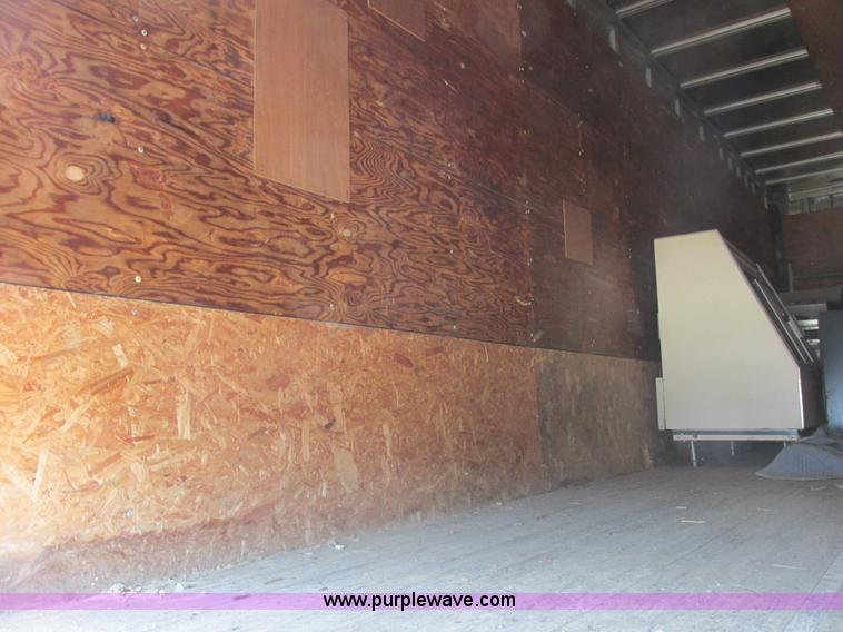 image for item E7182 1977 Trailmobile van trailer