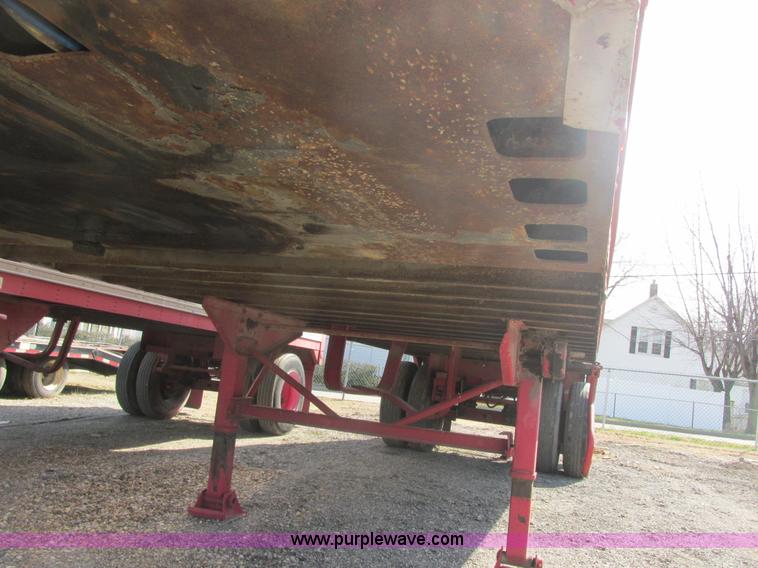 image for item E7182 1977 Trailmobile van trailer