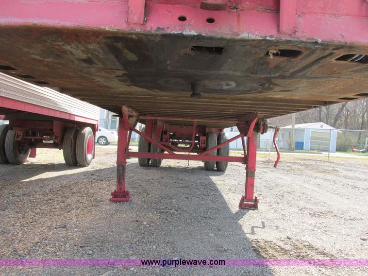 image for item E7182 1977 Trailmobile van trailer