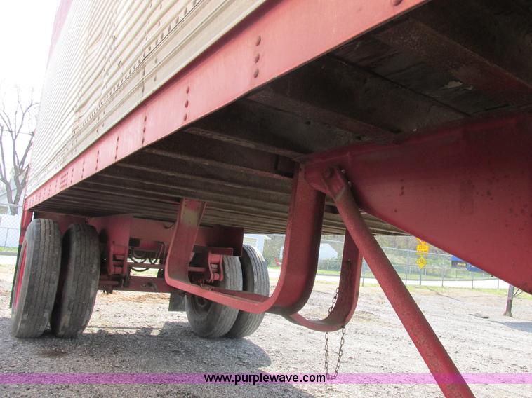 image for item E7182 1977 Trailmobile van trailer