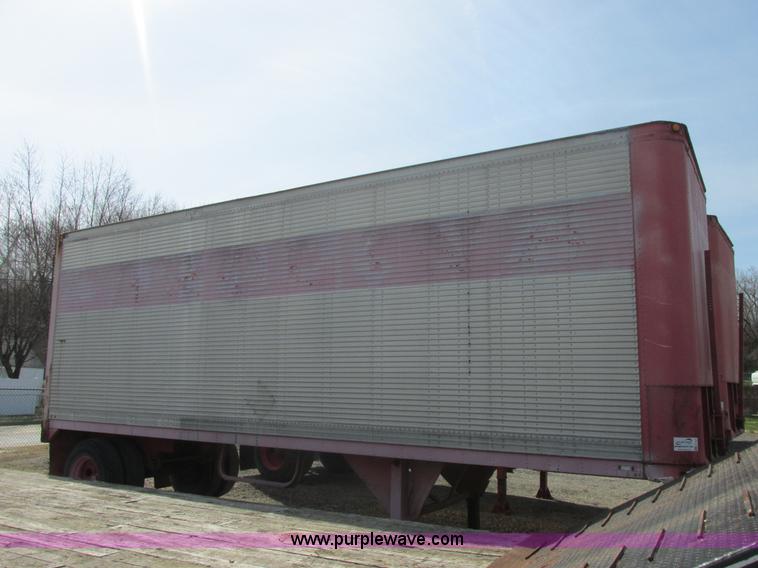 image for item E7183 1977 Trailmobile van trailer