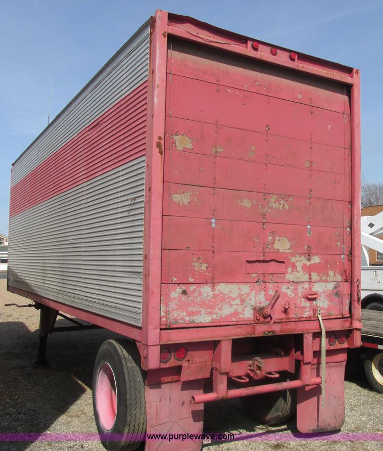 image for item E7183 1977 Trailmobile van trailer