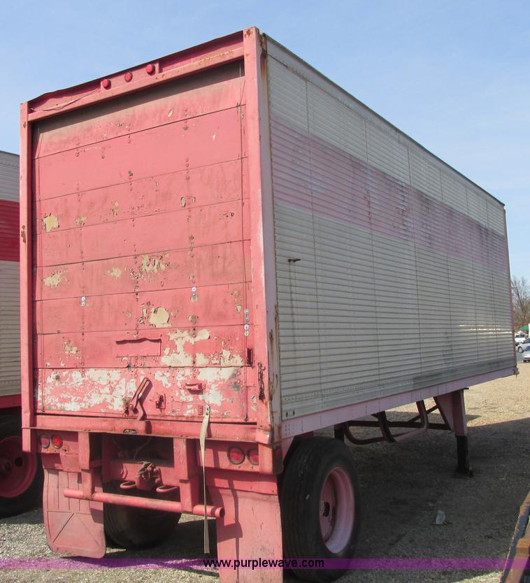 image for item E7183 1977 Trailmobile van trailer