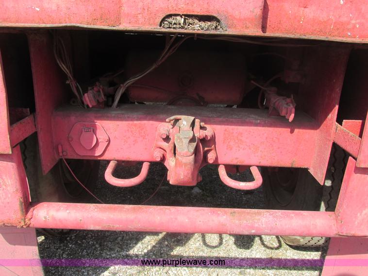 image for item E7183 1977 Trailmobile van trailer