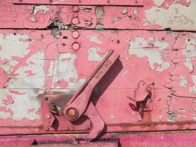 image for item E7183 1977 Trailmobile van trailer