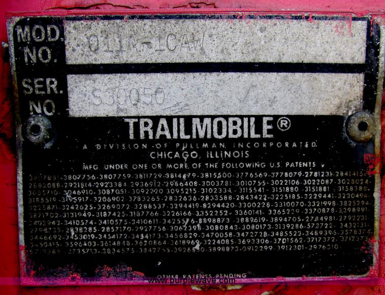 image for item E7183 1977 Trailmobile van trailer