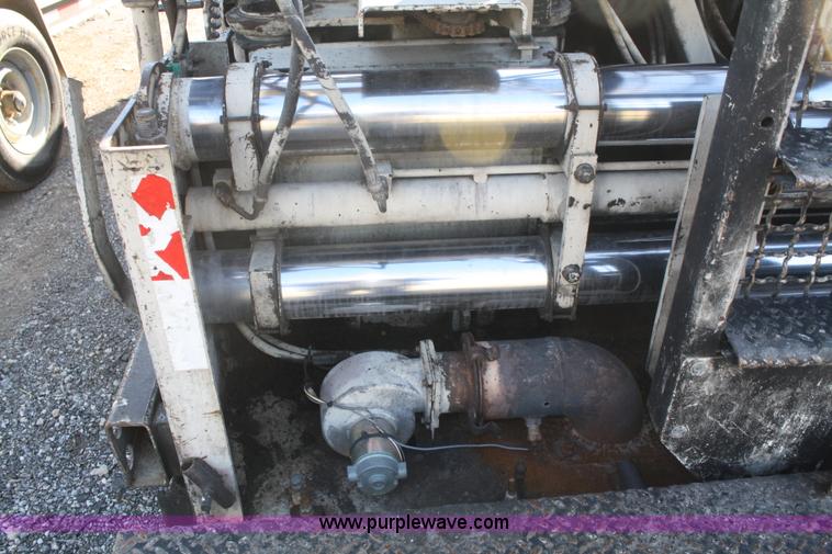 image for item F2546 Cedarapids CR461 Greyhound asphalt paver