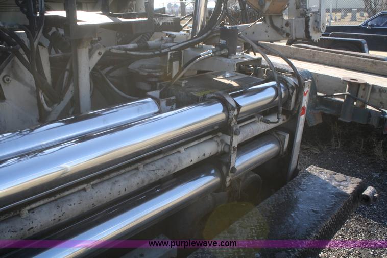 image for item F2546 Cedarapids CR461 Greyhound asphalt paver