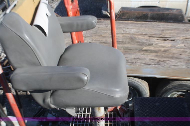 image for item F2546 Cedarapids CR461 Greyhound asphalt paver