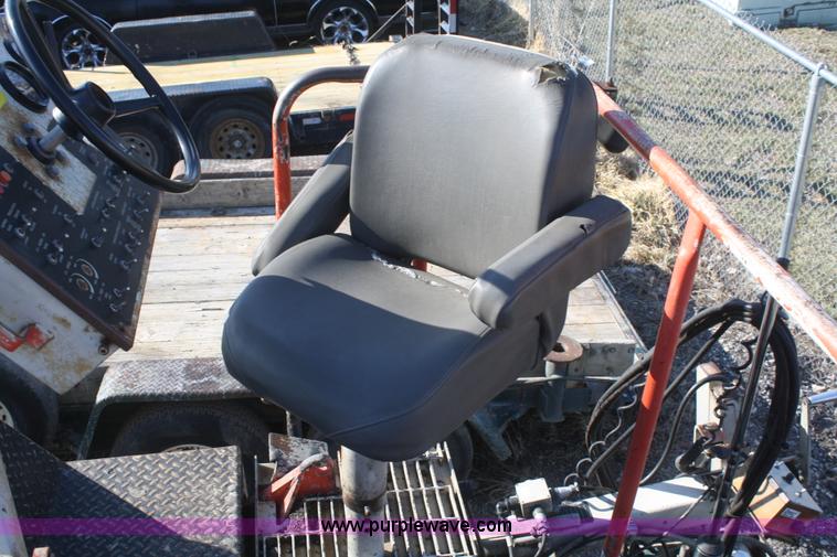 image for item F2546 Cedarapids CR461 Greyhound asphalt paver