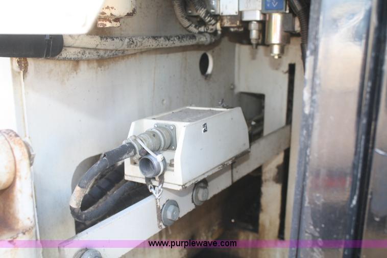 image for item F2546 Cedarapids CR461 Greyhound asphalt paver